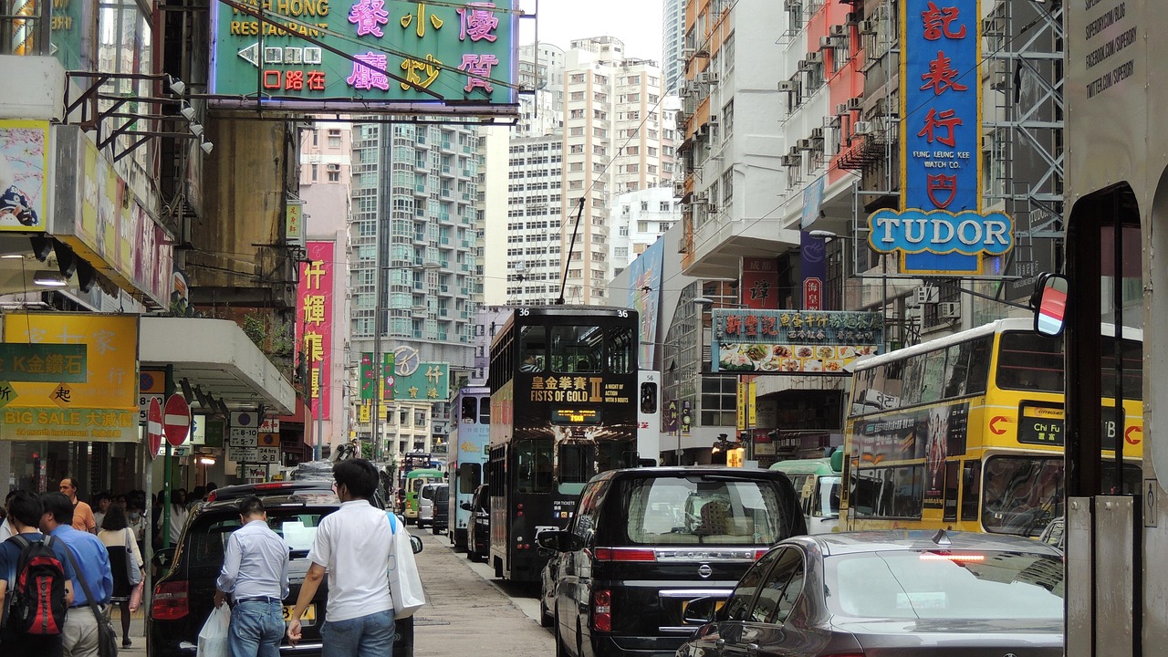 2025澳门和香港门和香港正版免费本,全面释义、专家解析解释与落实与警惕虚假宣传