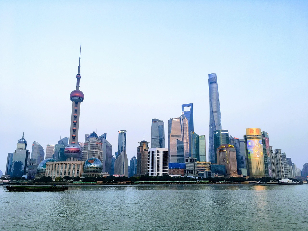 新澳门2025年正版免费和新澳2025最新版免费标准分析、解释与落实-留心虚假的虚架势