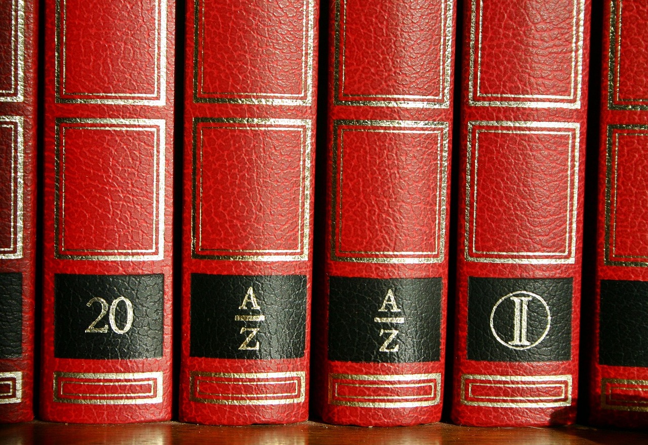 777778888精准免费四肖2025年与77777888管家婆三肖四码,全面释义与警惕虚假宣传-全面释义、解释与落实 解析与释义
