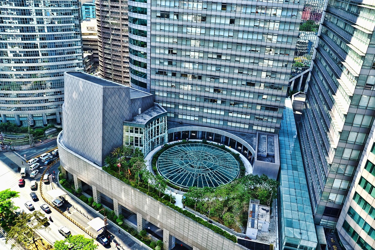 新澳门和香港一肖一马一特一中或2025年澳门与香港管家婆100%精准全面释义、解释与落实与警惕虚假宣传-专家解读、解释与落实 解析与释义